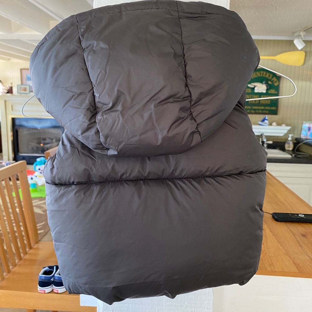 puffer vest - Picture 2 of 3